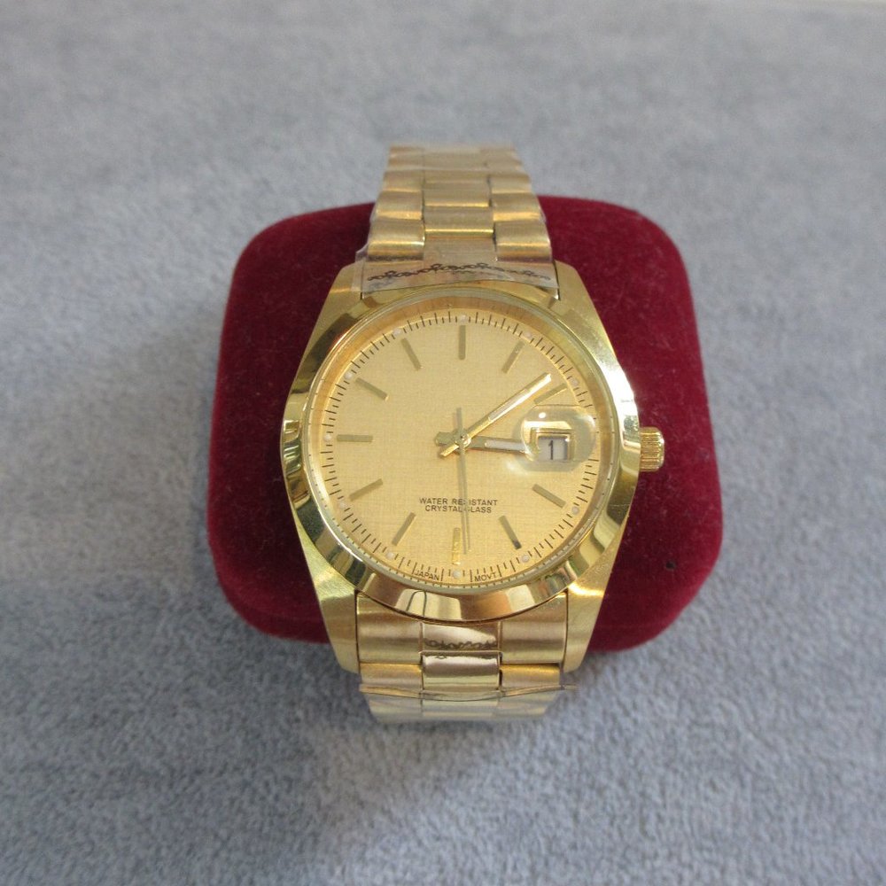 T&J Classic Gold Link Watch! New